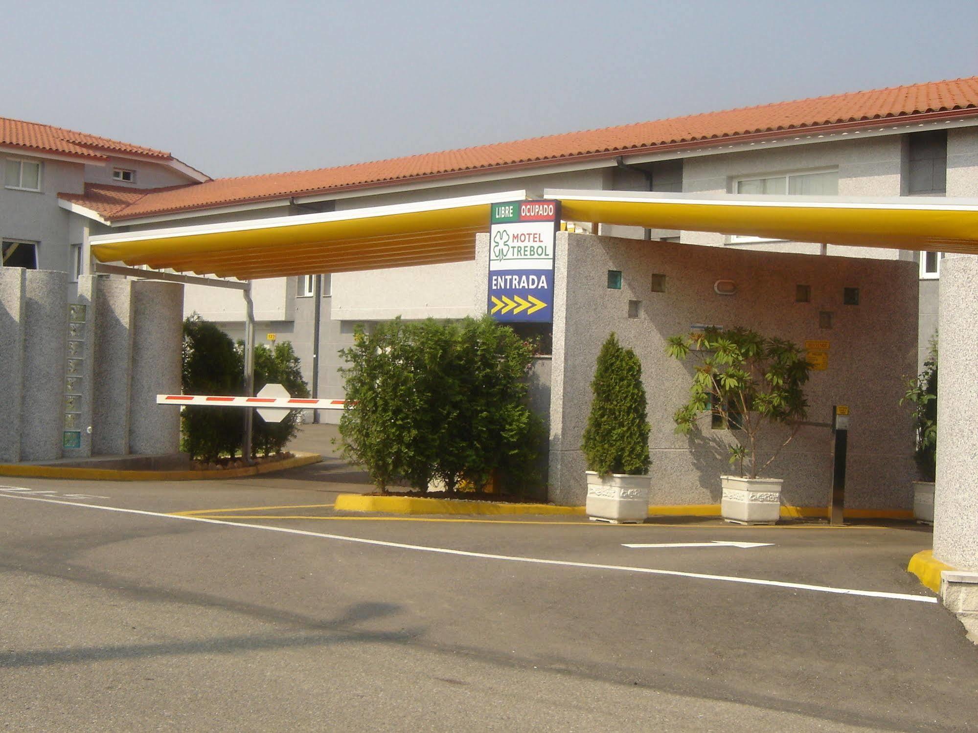 Motel Trebol Tui Εξωτερικό φωτογραφία